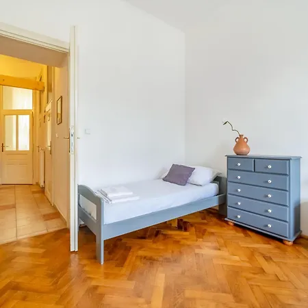 Appartement Charming In The Heart Of By Rentez *