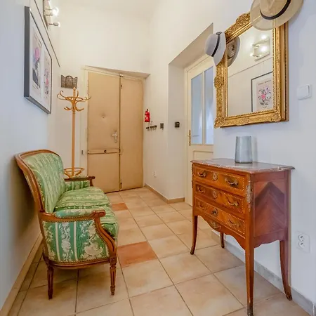 Apartmán Charming In The Heart Of By Rentez *