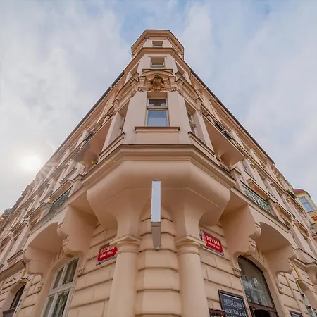 Charming In The Heart Of By Rentez Praag