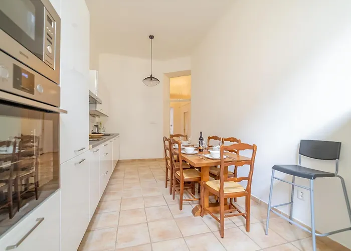 Charming In The Heart Of By Rentez Apartmán *