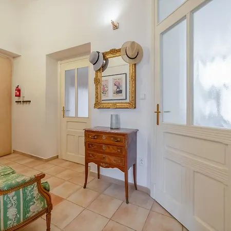 Appartamento Charming In The Heart Of By Rentez